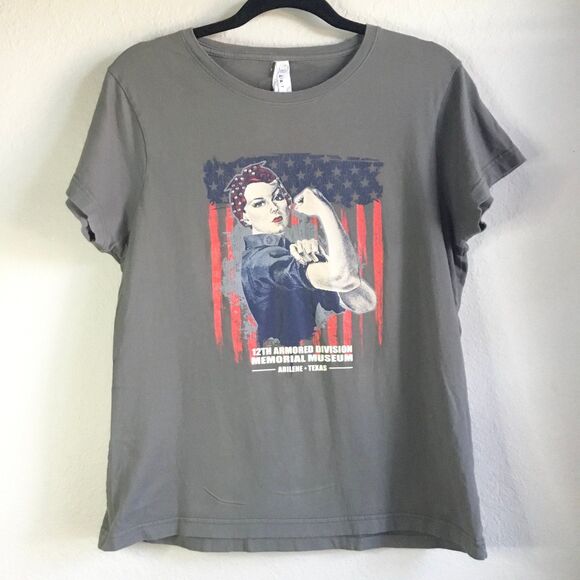 Green grey tee Army theme 12th Armoured Division memorial museum WWII L - Picture 1 of 4